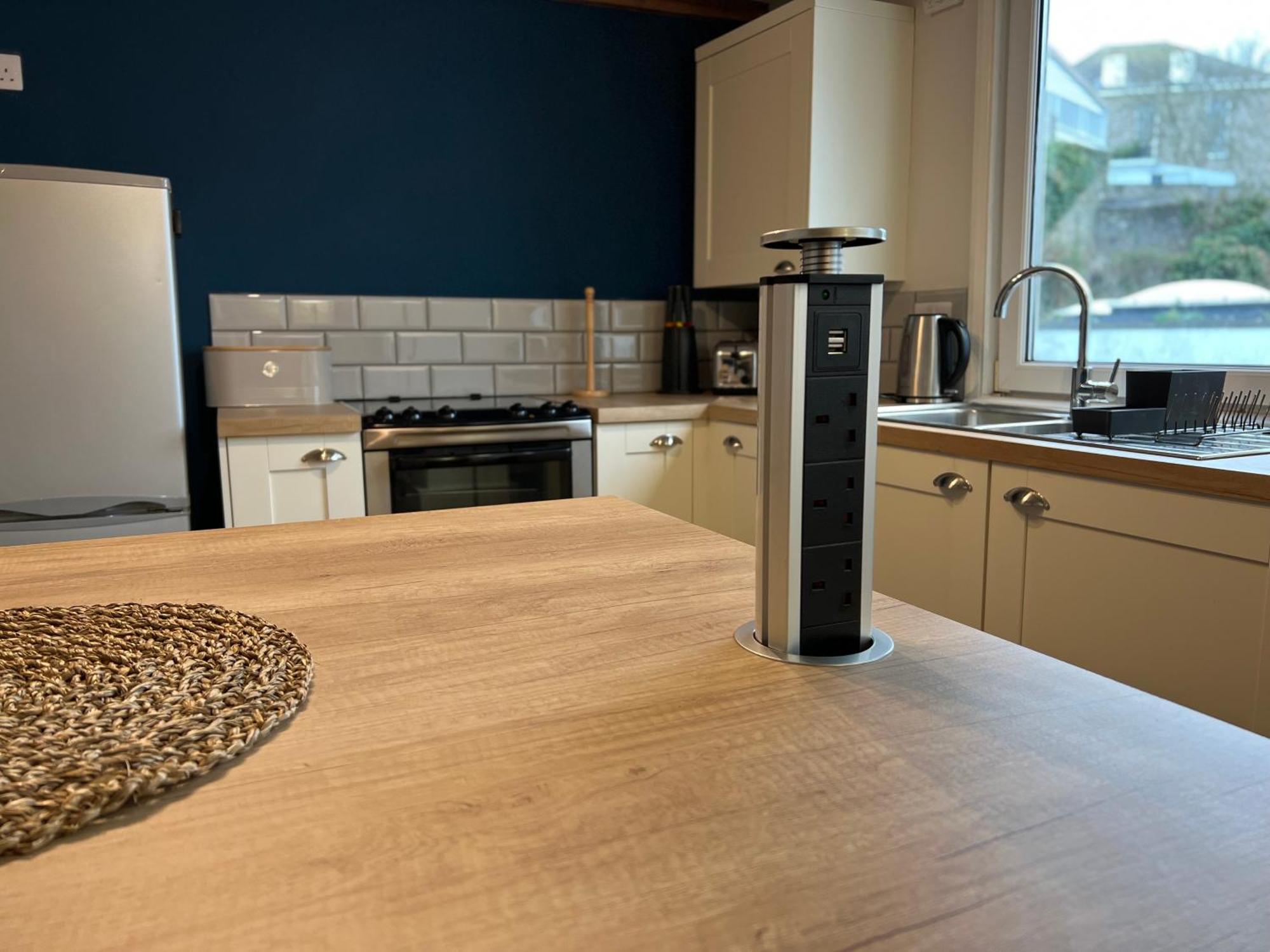 A Spacious 2 Bed Flat In Kingsbridge Town Εξωτερικό φωτογραφία